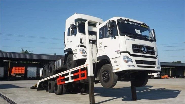 big-flatbed-truck29118815381